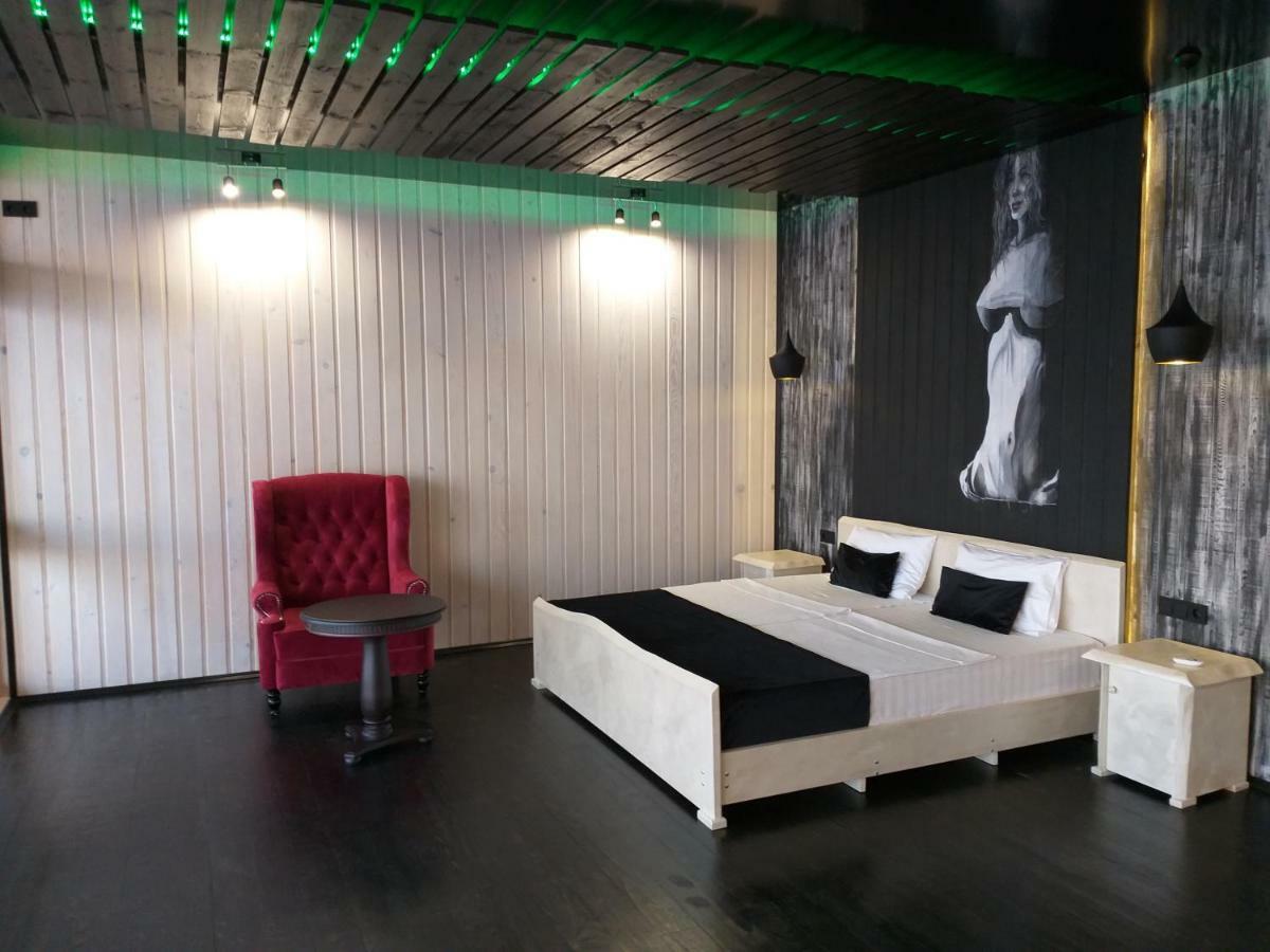 Captain Black Hotel Pizunda Exteriör bild