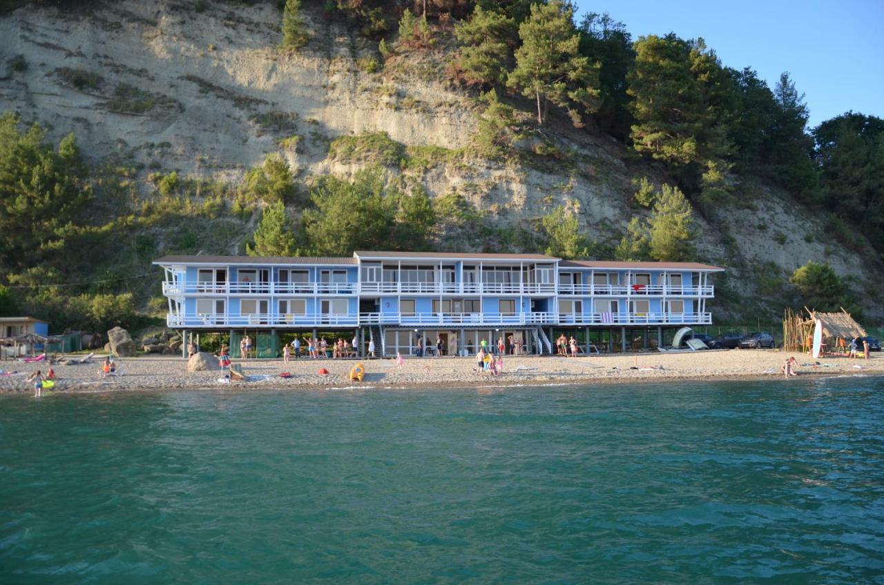 Captain Black Hotel Pizunda Exteriör bild