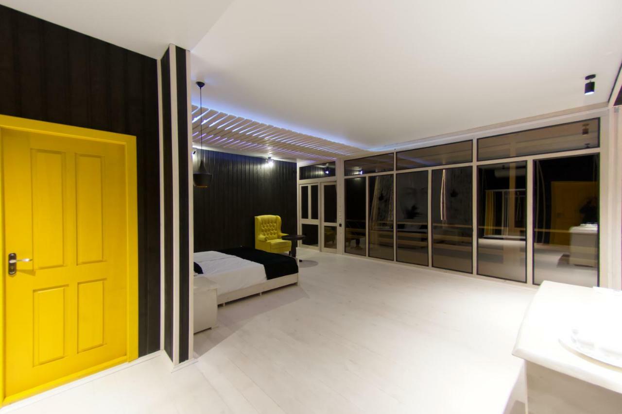 Captain Black Hotel Pizunda Exteriör bild