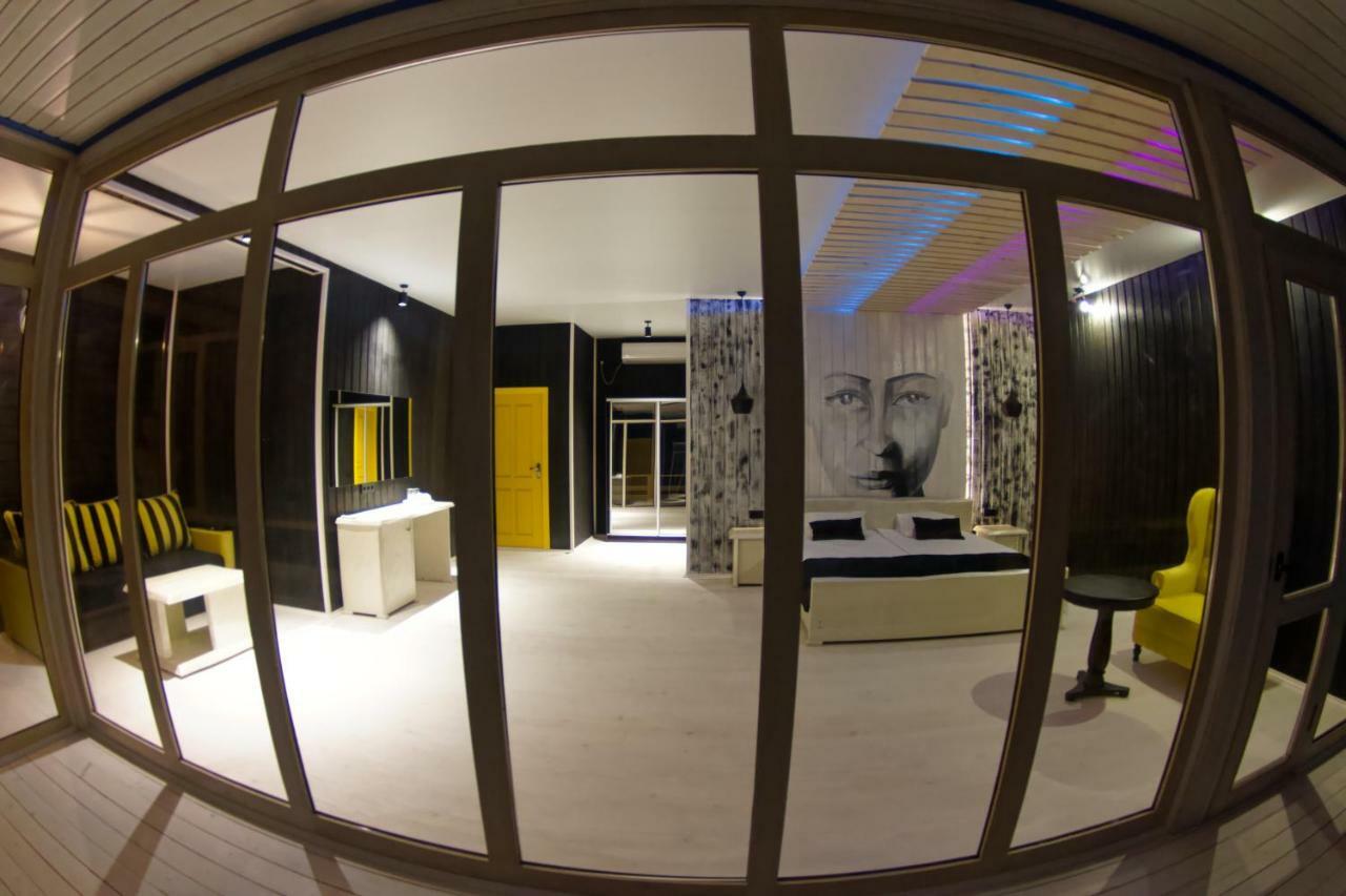 Captain Black Hotel Pizunda Exteriör bild