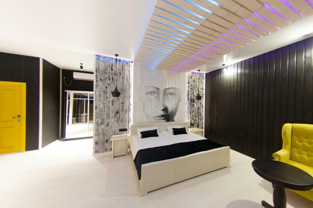 Captain Black Hotel Pizunda Exteriör bild